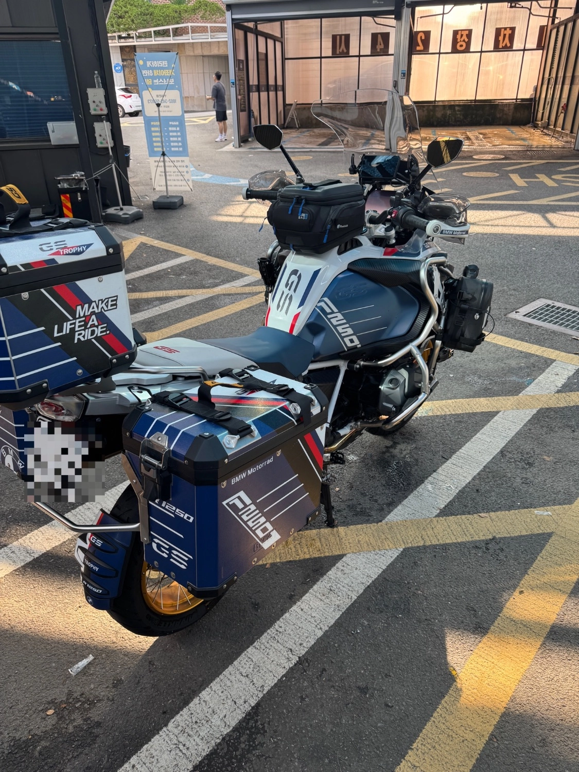 BMW R 1250 GS 어드벤처 2023 화이트 사진 3