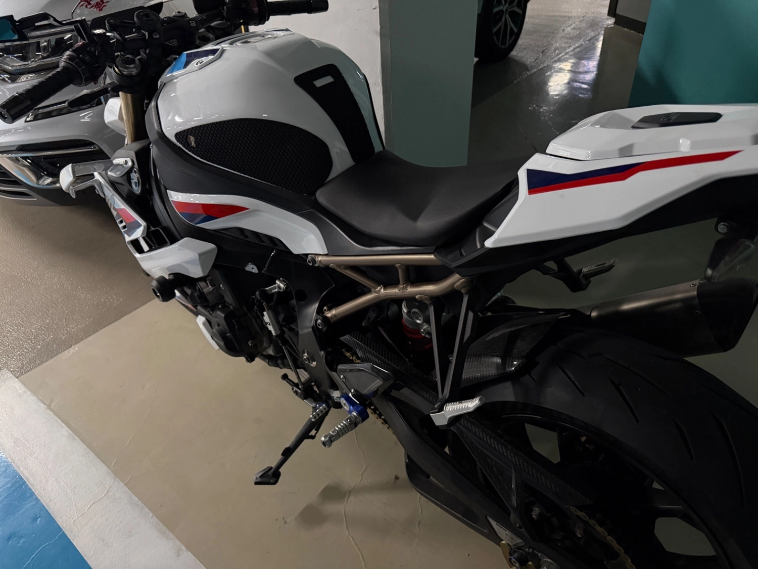 BMW S 1000 R 2022 흰색 사진 2