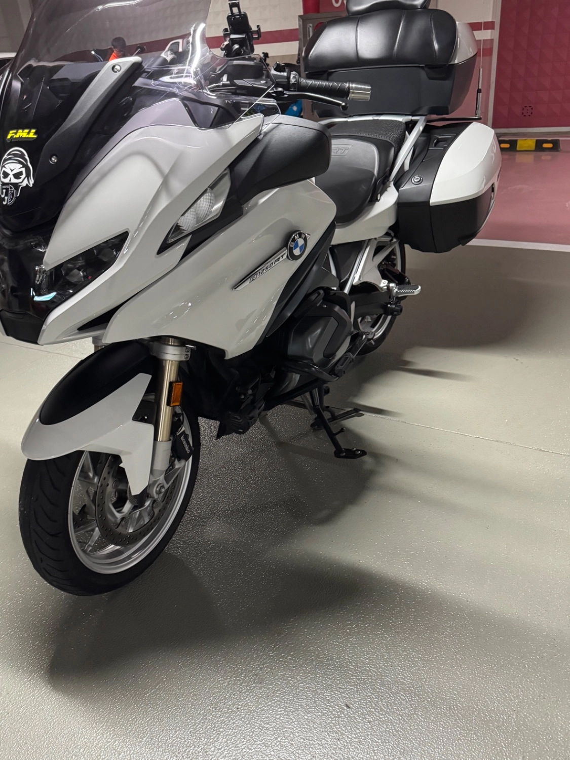 BMW R 1250 RT 2023 화이트 사진 2