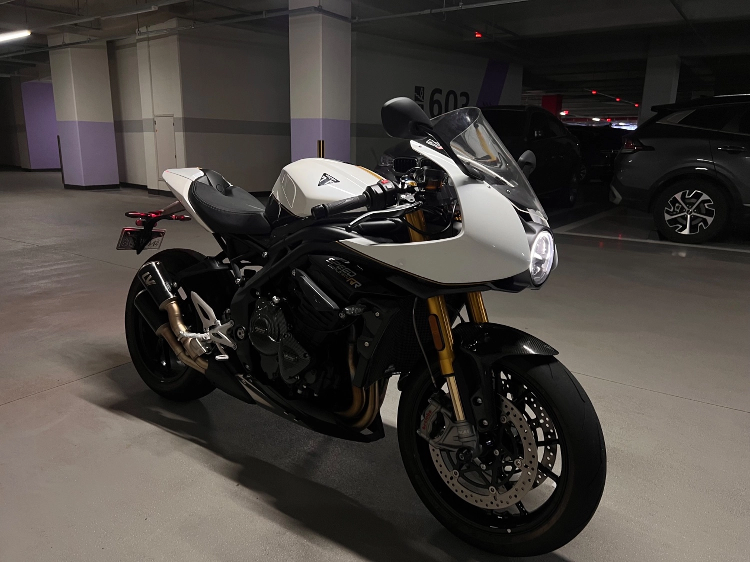 트라이엄프 스피드 트리플 1200 RR 2023 화이트 사진 5