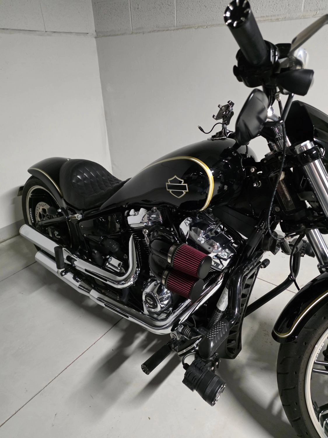 할리데이비슨 브레이크아웃 114 2018 블랙 사진 2