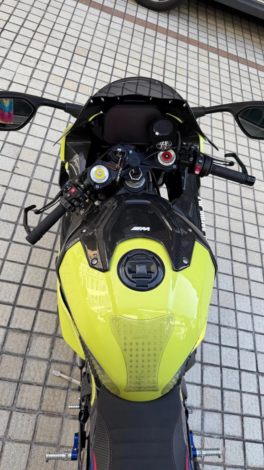 BMW M 1000 RR 2022 옐로 사진 4