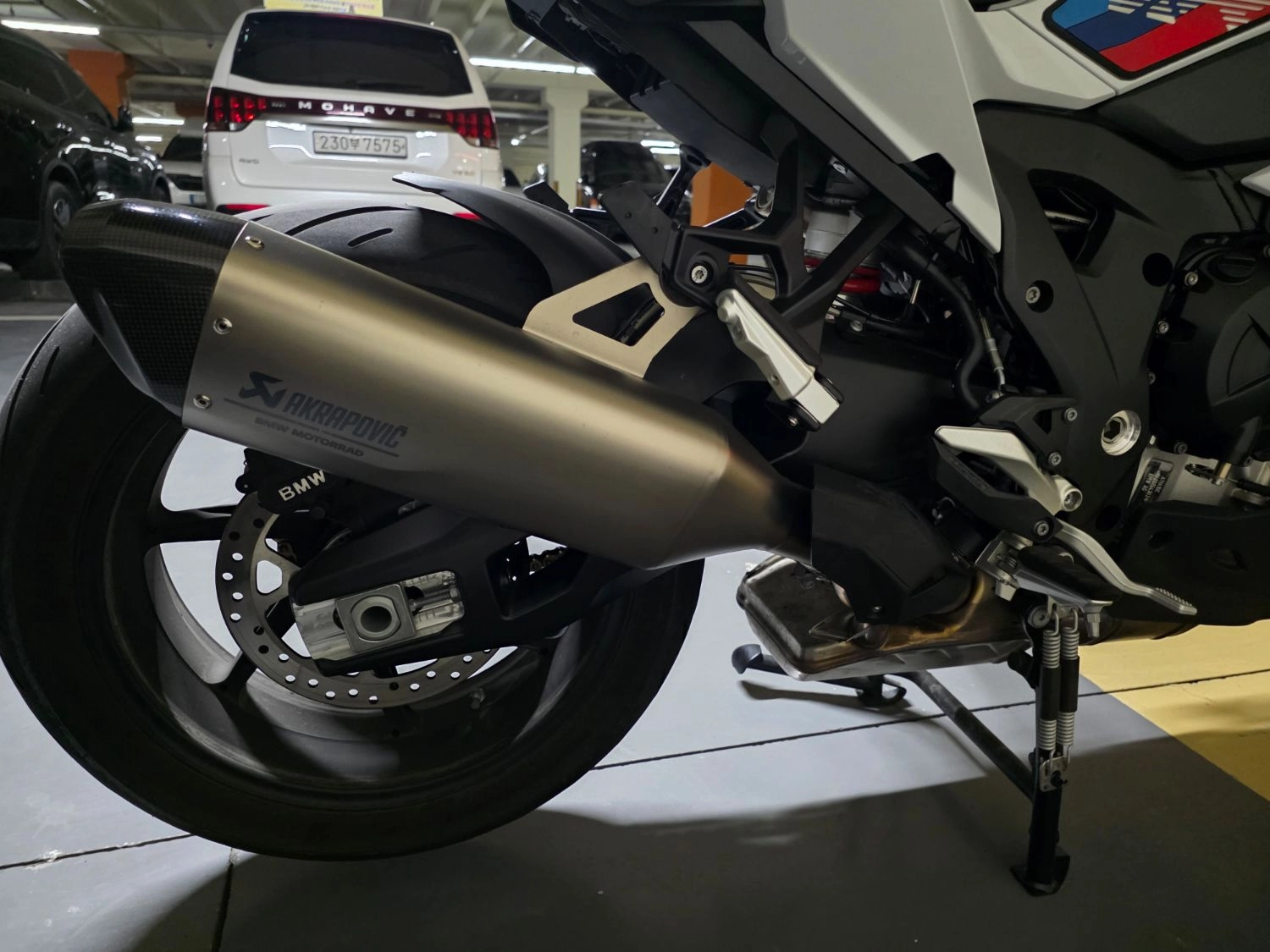 BMW S 1000 XR 2025 화이트 사진 2