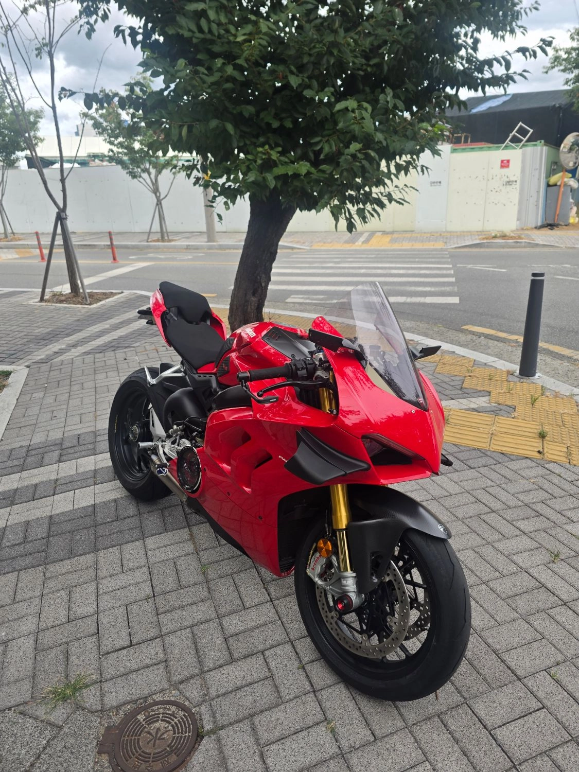 두카티 파니갈레 V4 S 2021 레드