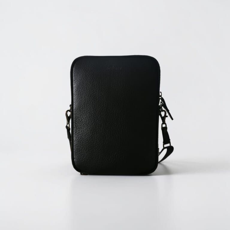 荷物の移し替えから解放されるシームレス設計。型崩れしない芯材入り構造で、バイクの美観を損なわないMOTOREAL製タンクバッグが登場｜荷物の移し替えから解放されるシームレス設計。型崩れしない芯材入り構造で、バイクの美観を損なわないMOTOREAL製タンクバッグが登場