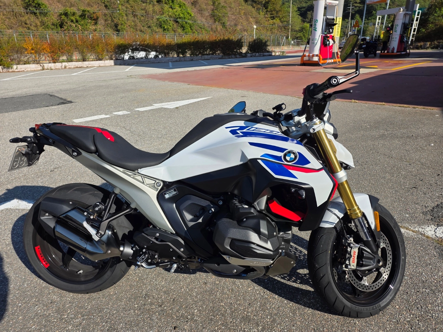 BMW R 1300 R 2026 화이트 사진 2
