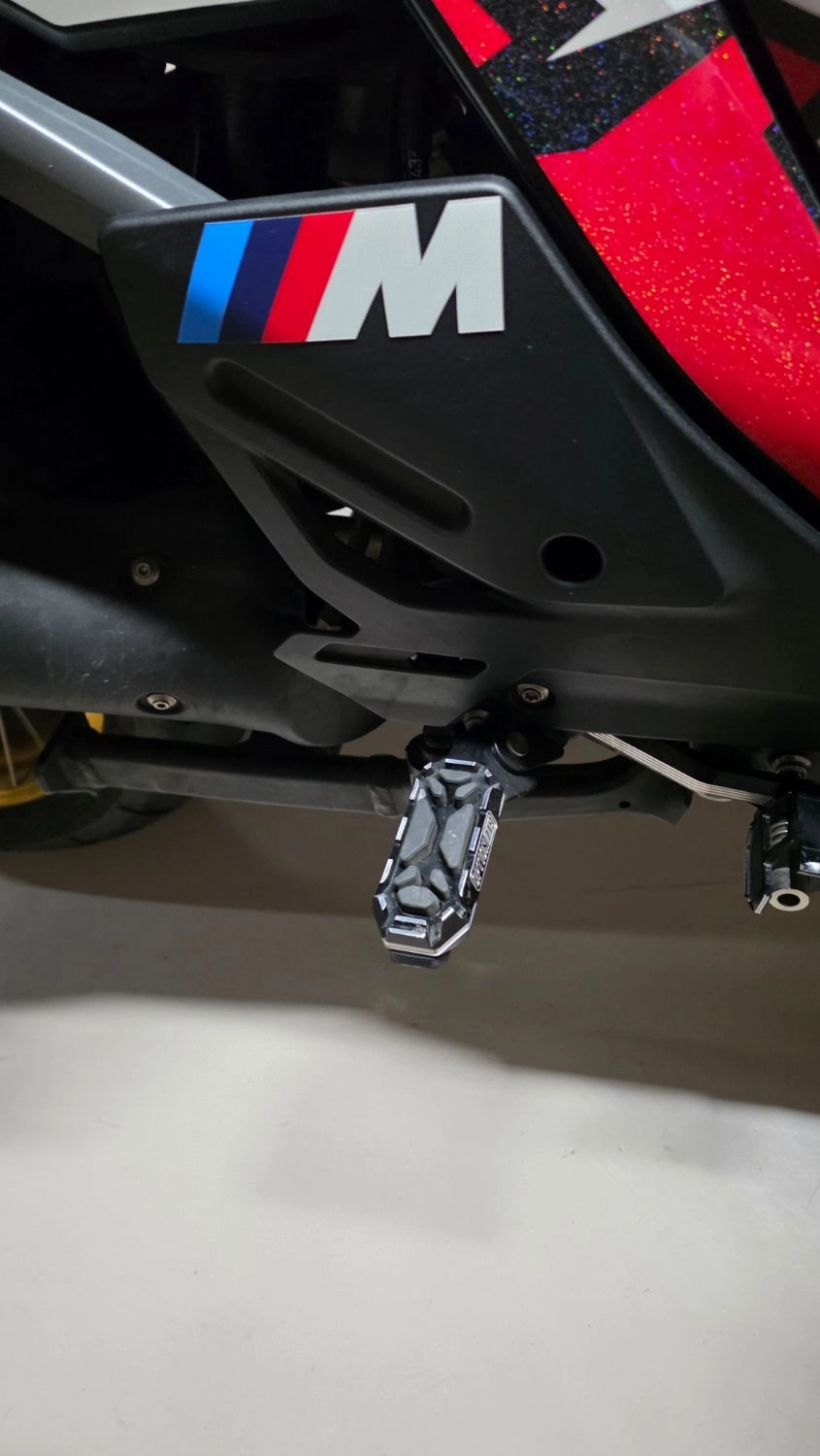 BMW R 1300 GS ADV 2025 레드 사진 6