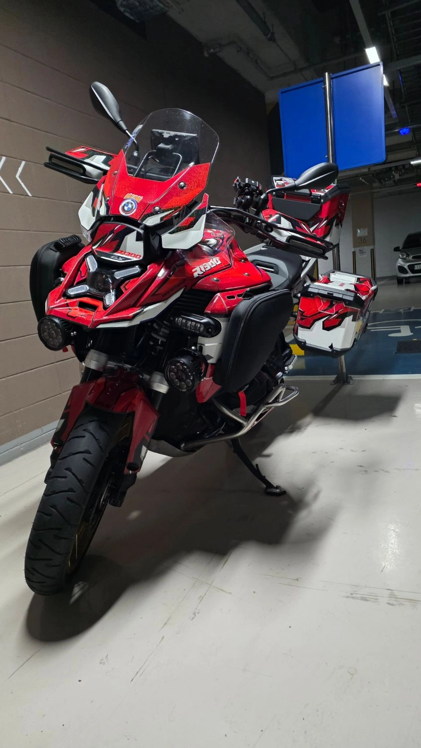 BMW R 1300 GS ADV 2025 레드 사진 2