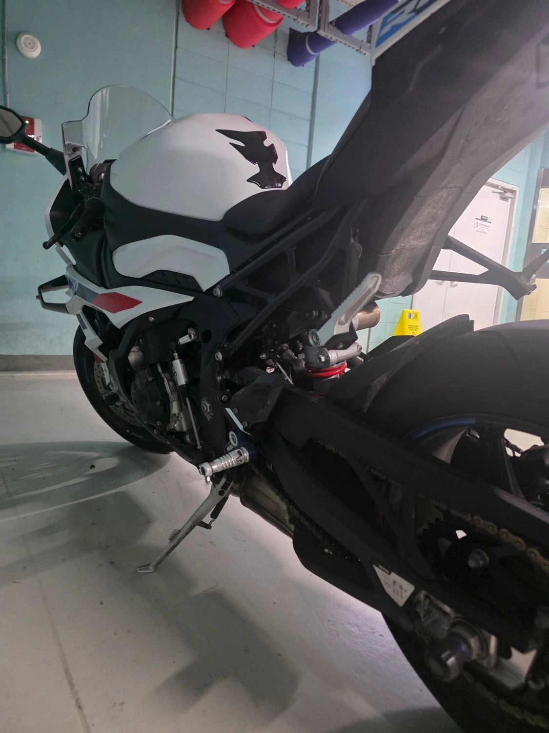 BMW S 1000 RR 2024 2024 화이트 사진 2