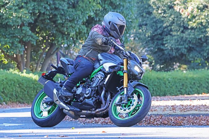 【カワサキ Z900SE 試乗記】電子制御のサポートが手厚く進化、豪華な足回りを持つ扱いやすいネイキッド　05画像