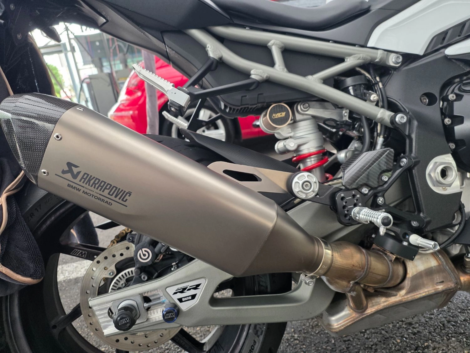 BMW S 1000 RR 2025 화이트 사진 5