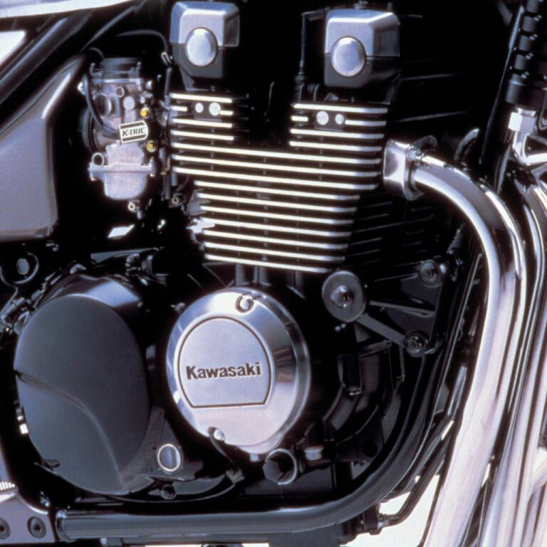 KAWASAKI ZEPHYR χ｜エンジン｜1990年代後半のネイキッド進化論！ZRX・CB400SF Version R・インパルスSが追求した「スポーツ」の極致【400ccバイクの歴史】