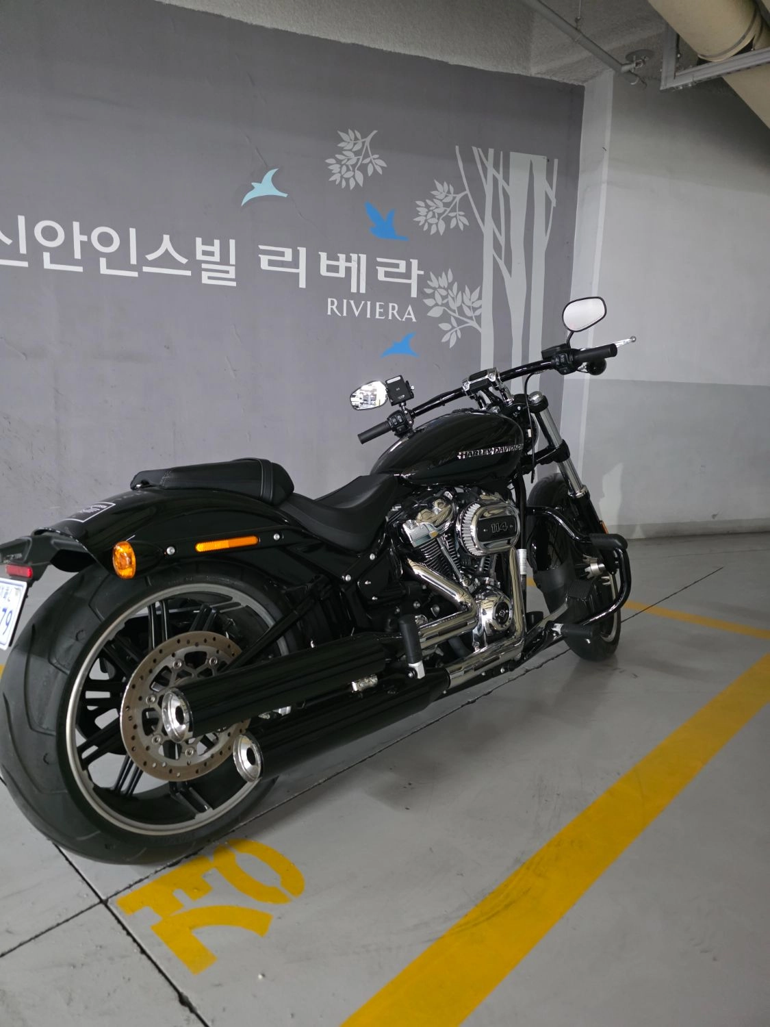 할리데이비슨 브레이크아웃 114 2021 블랙 사진 4