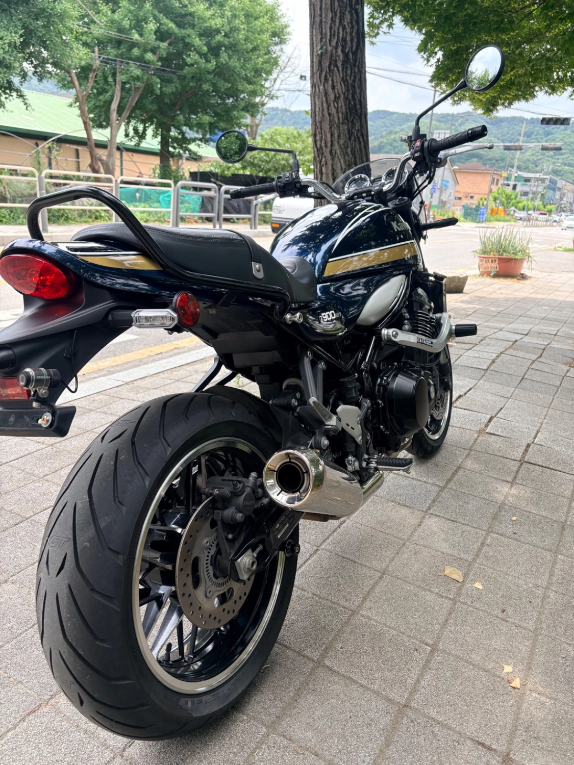 가와사키 Z 900 RS 2023 블랙 사진 3