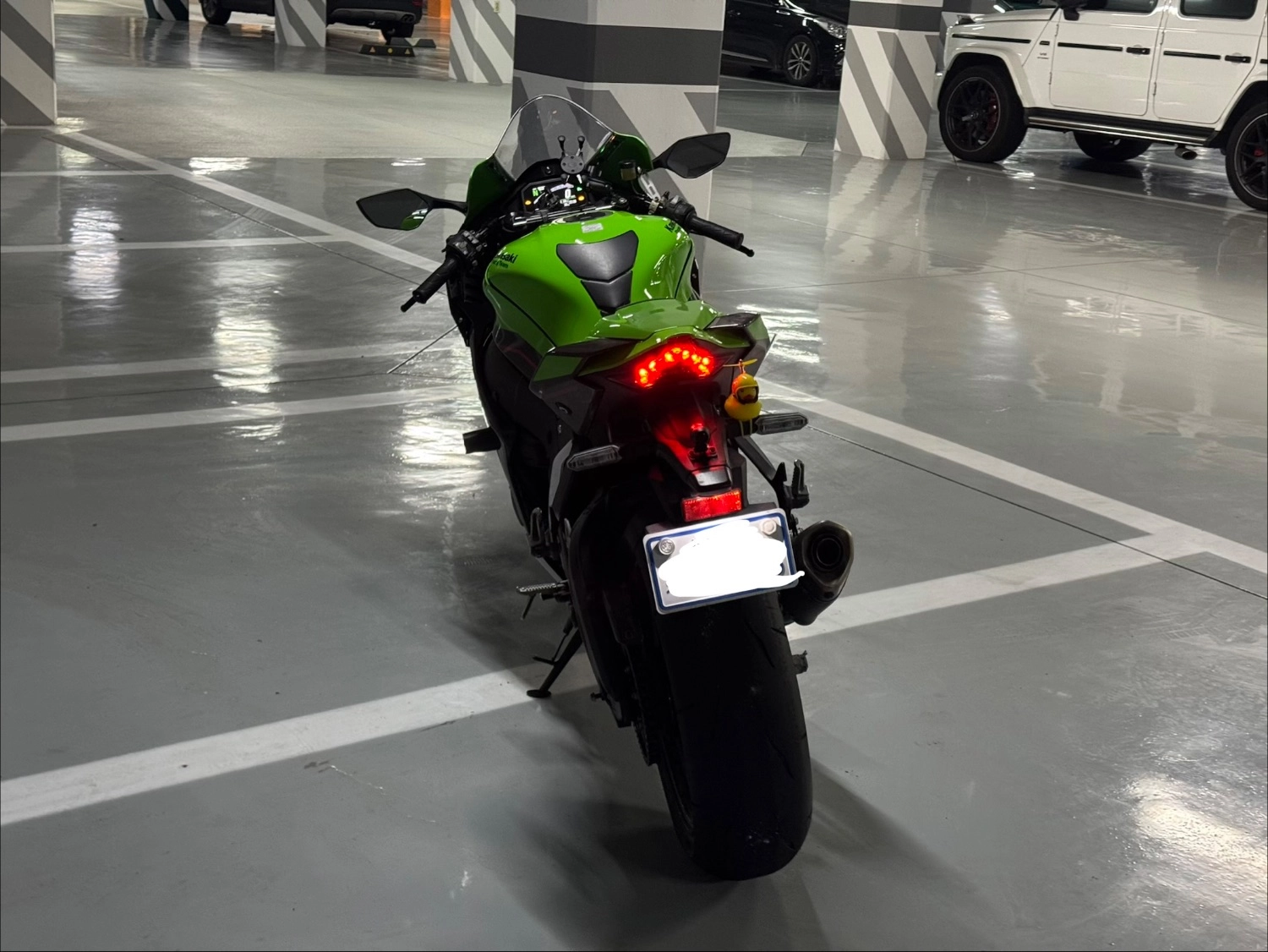 가와사키 닌자 ZX 10 R 2021 그린 사진 5