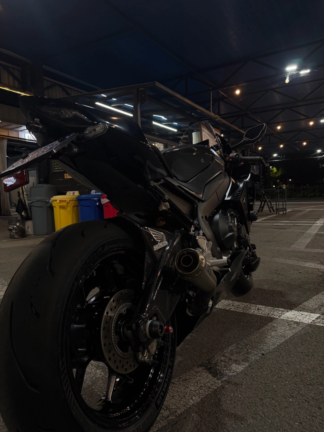 혼다 CBR 1000 RR-R 파이어블레이드 SP 2021 블랙 사진 4