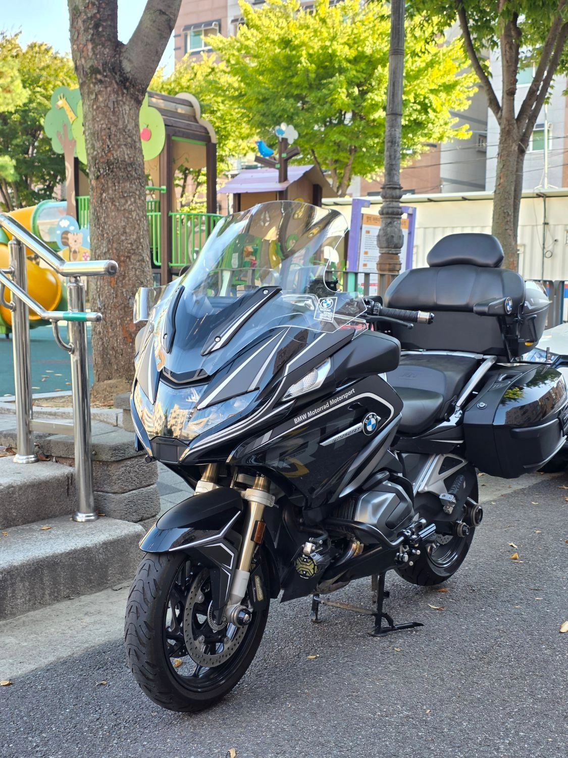BMW R 1250 RT 2023 블랙 사진 3