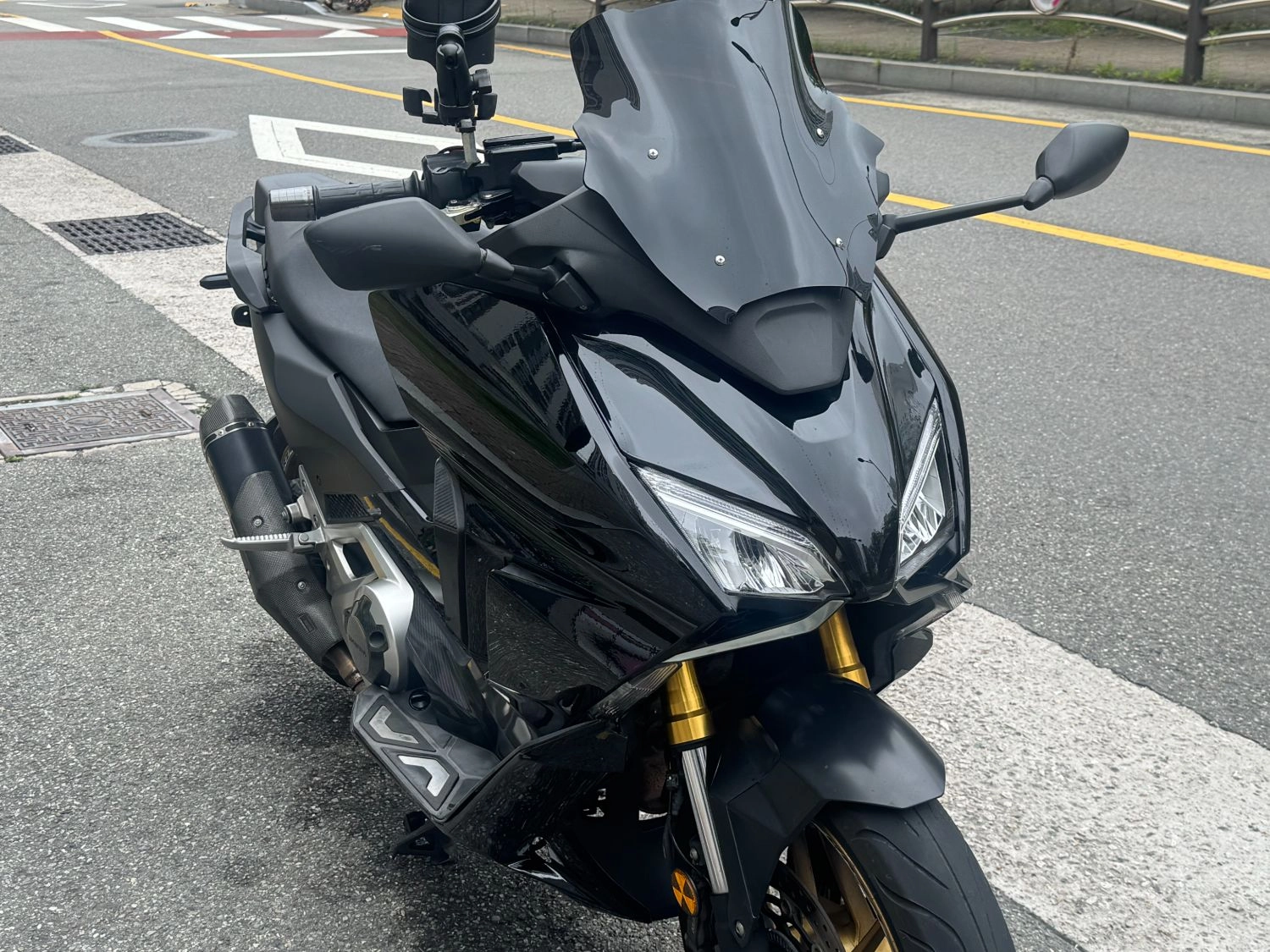 혼다 포르자 750 2024 건메탈