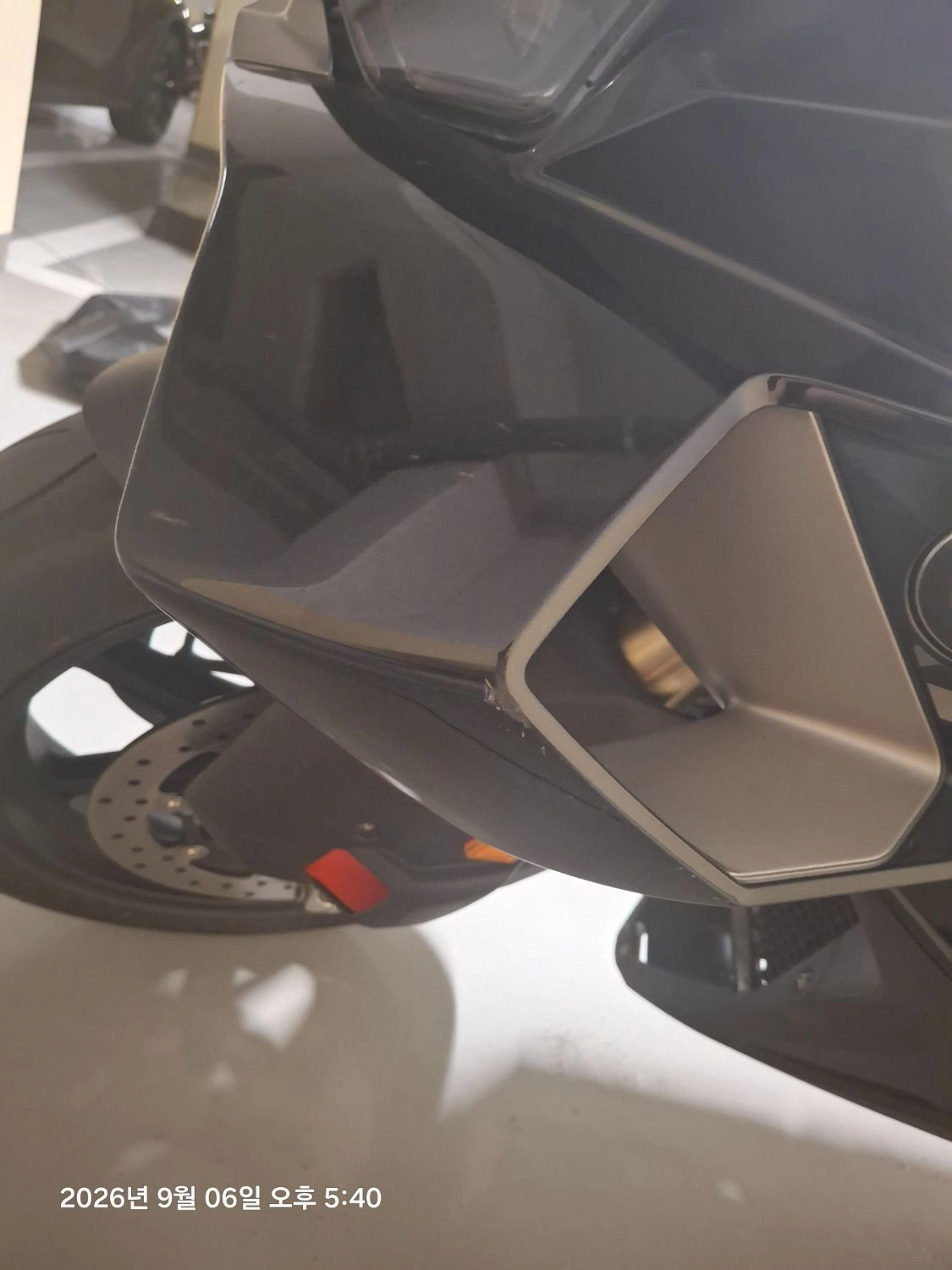 BMW S 1000 RR 2025 2025 베이지 사진 5