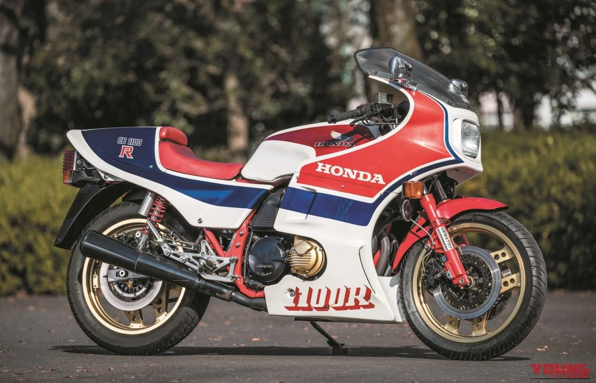 일본 최초의 풀 카울 양산차 타이틀을 거머쥐며 서킷을 누빈 1983년형 혼다 CB1100R.