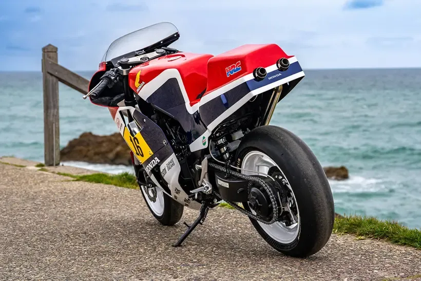 Stilmoto Honda CB750 Hornet RC30 custom rear