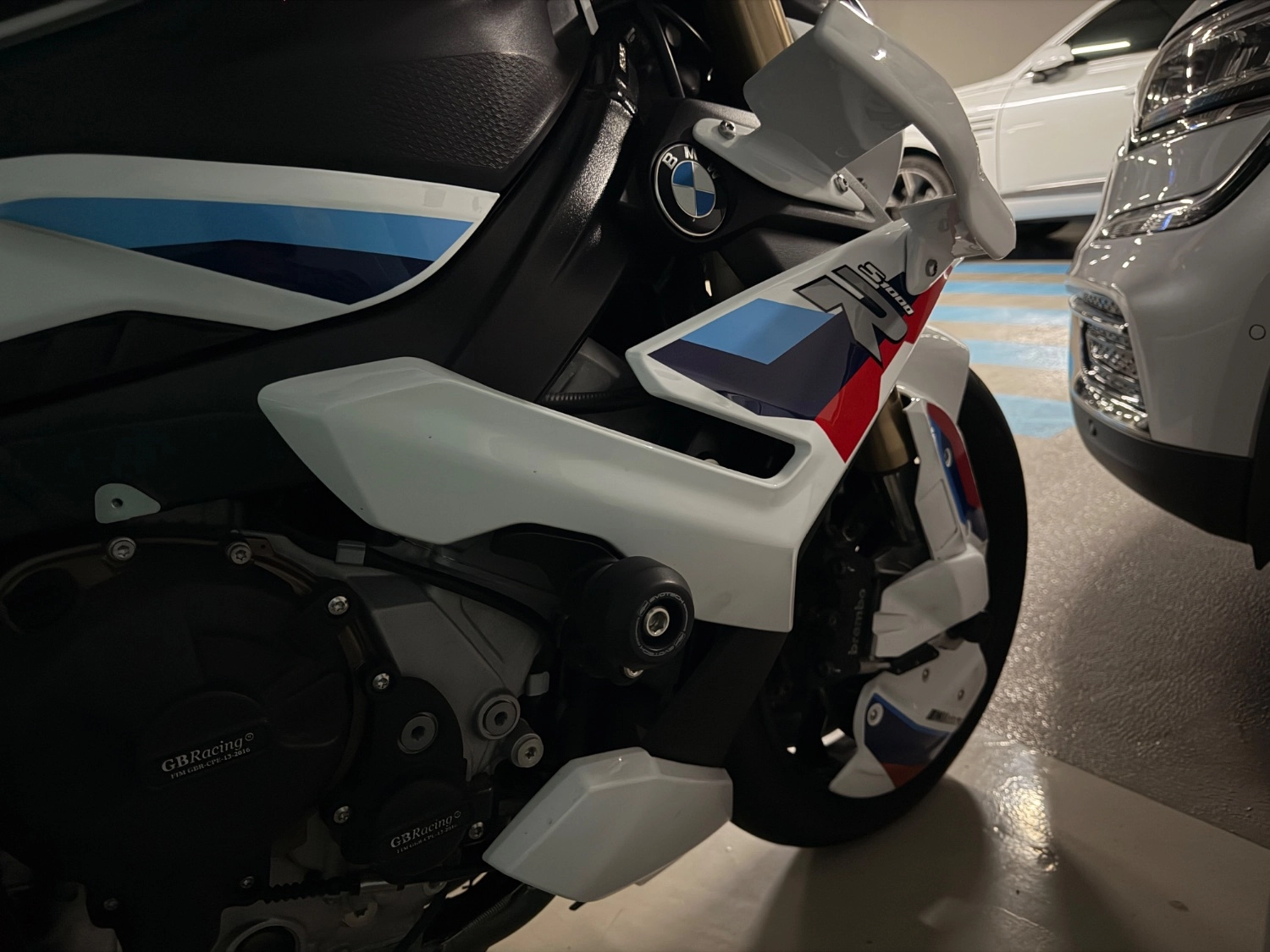 BMW S 1000 R 2022 흰색 사진 8