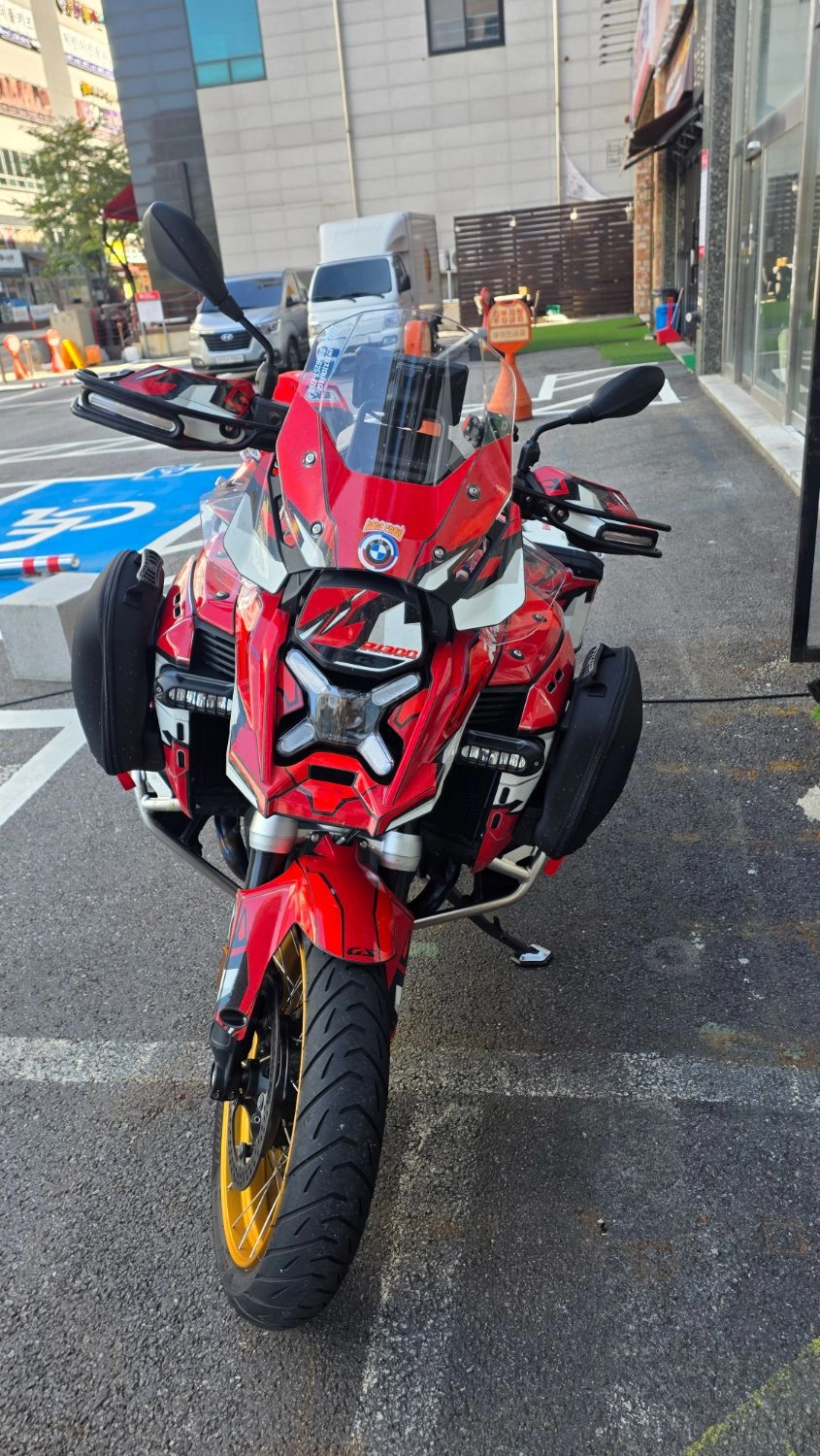 BMW R 1300 GS ADV 2025 레드 사진 1
