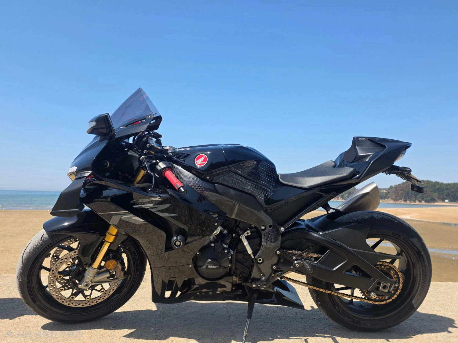 혼다 CBR 1000 RR-R 파이어블레이드 SP 2021 블랙 사진 3