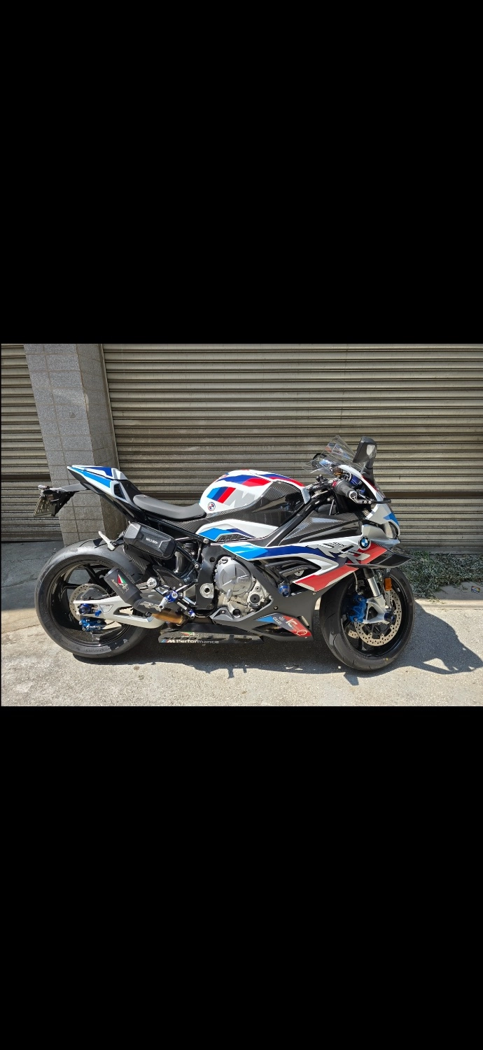 BMW M 1000 RR 2021 블루 사진 2