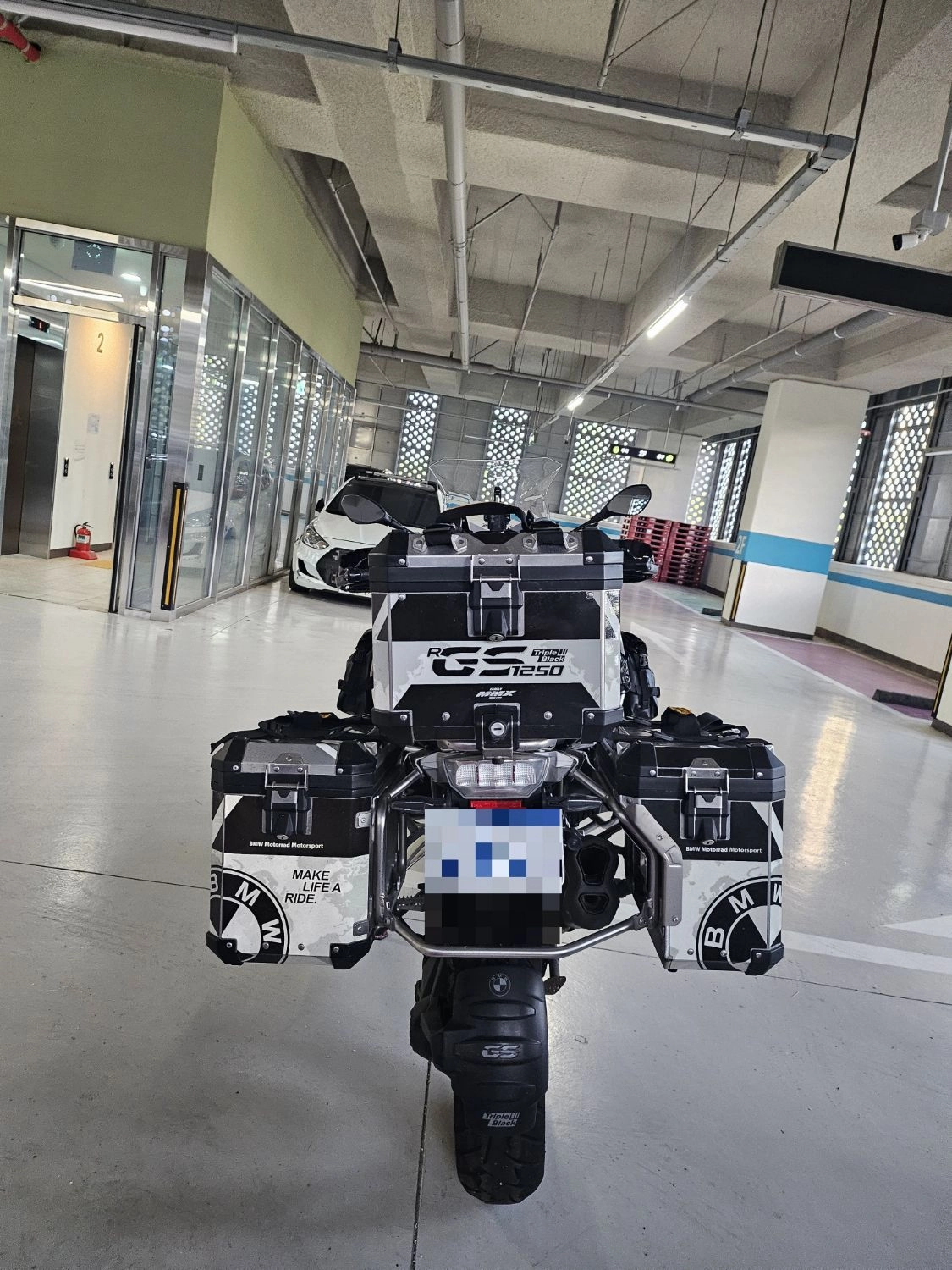 BMW R 1250 GS 2021 블랙 사진 4
