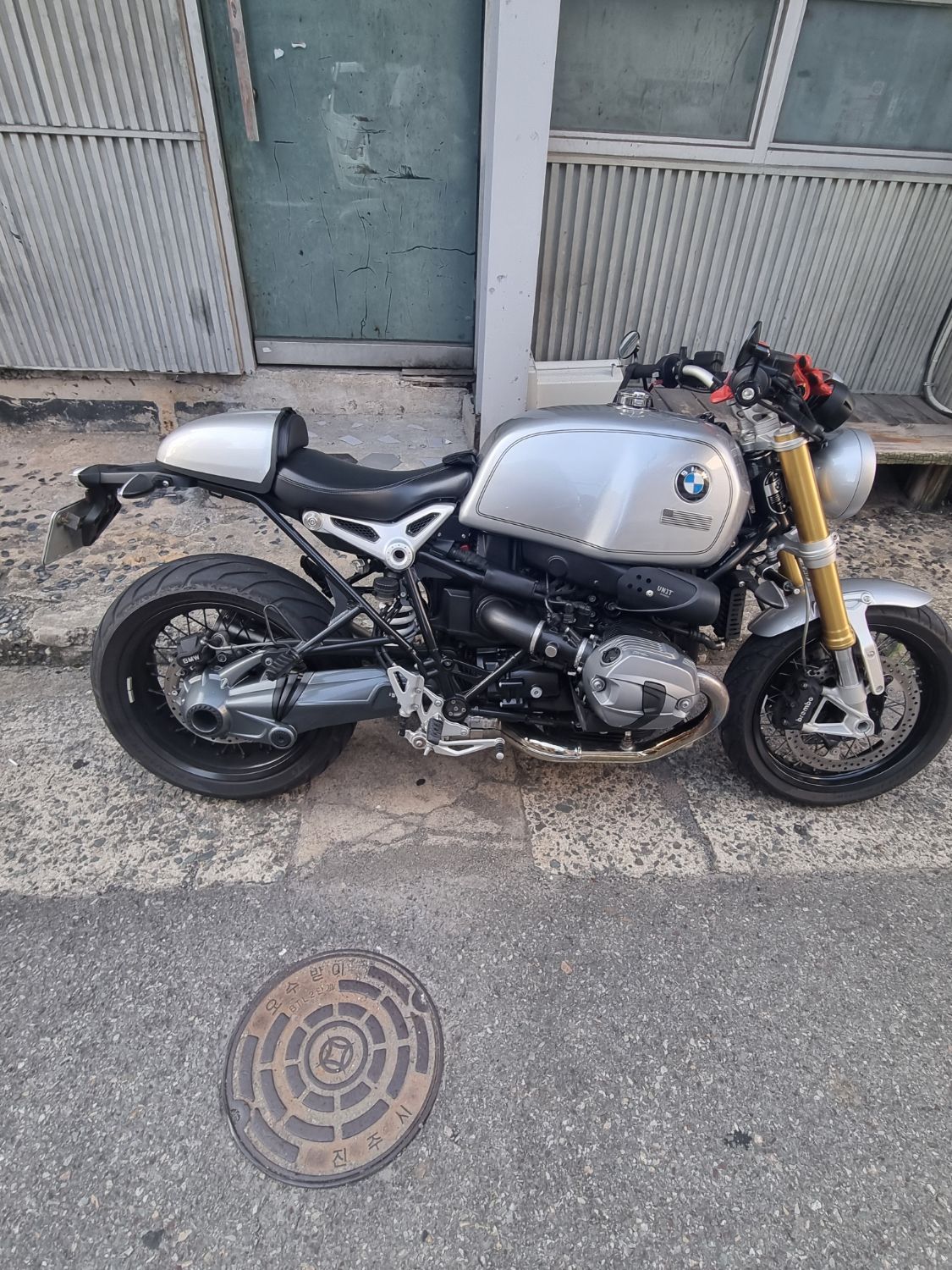 BMW R nine T  thumb 2