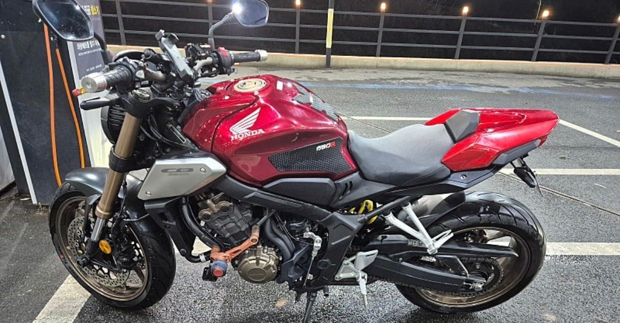 혼다 CB 650 R thumb 2