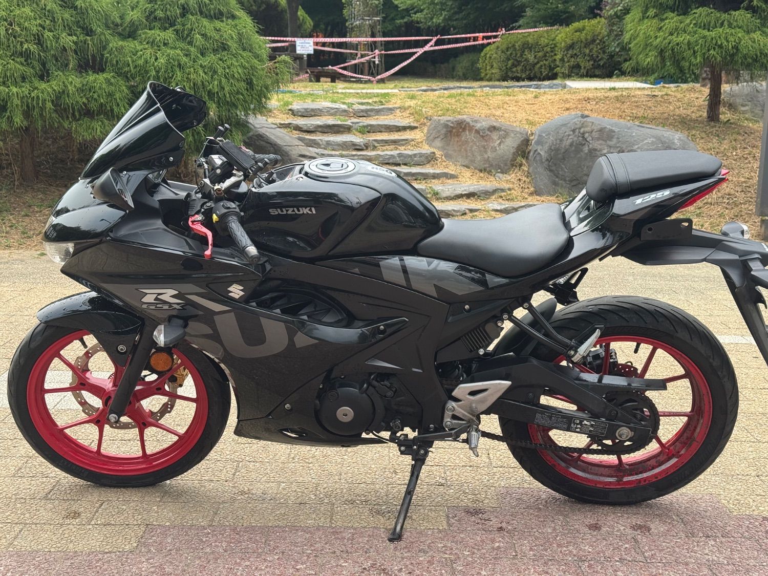 스즈키 GSX R 125 ABS more