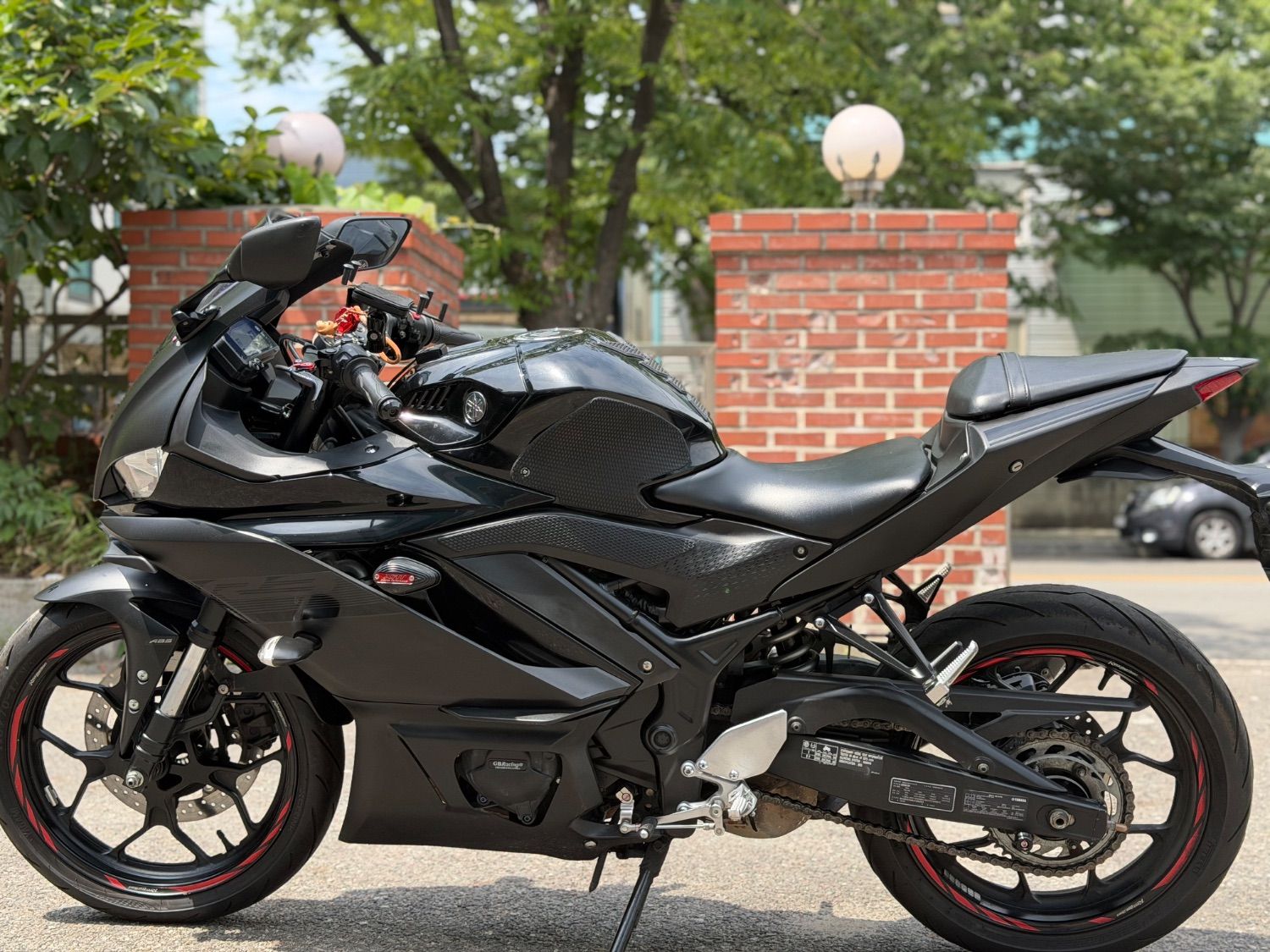 야마하 YZF R3 thumb 2
