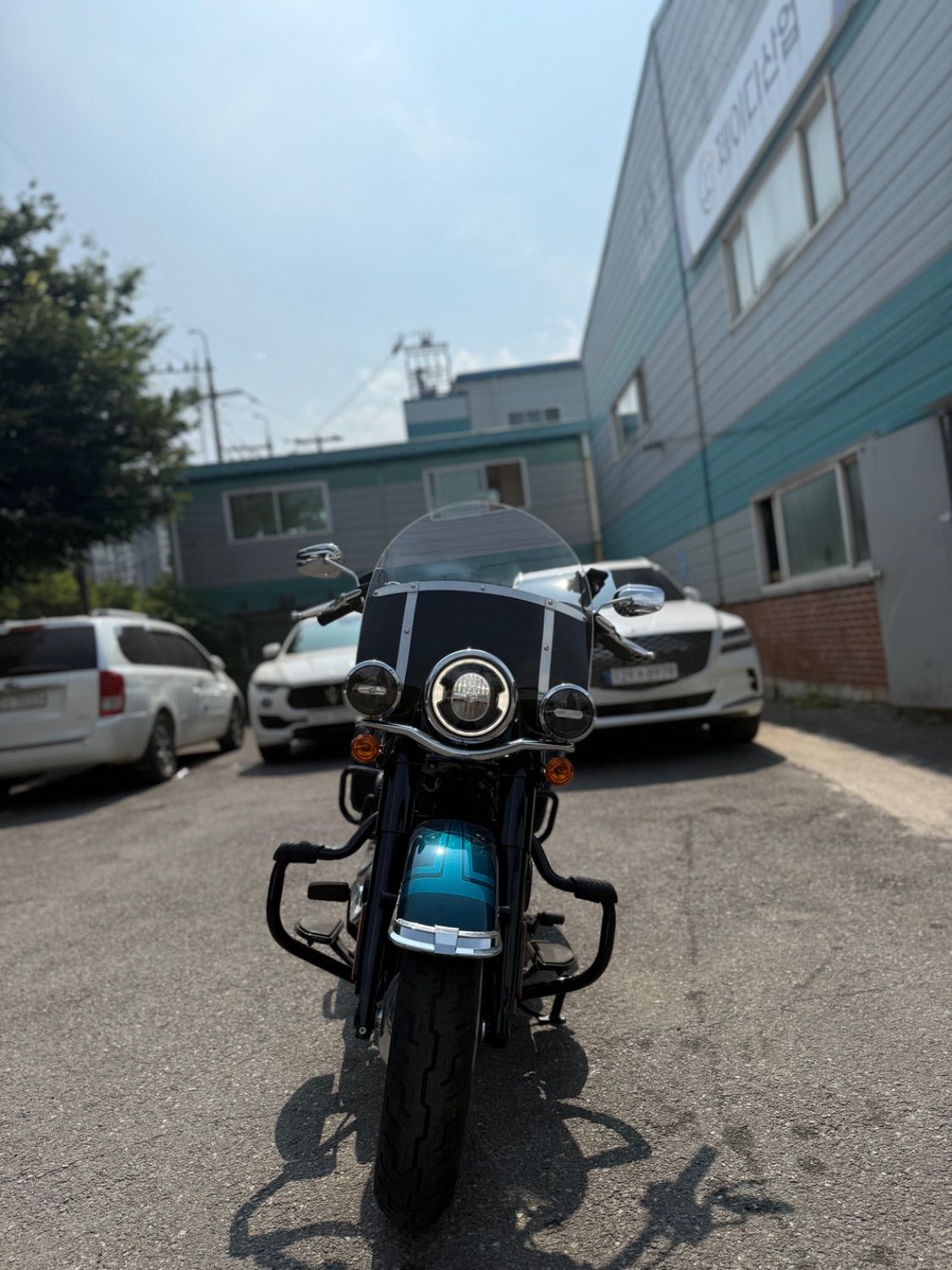 할리데이비슨 헤리티지 클래식 2021 화이트 사진 1