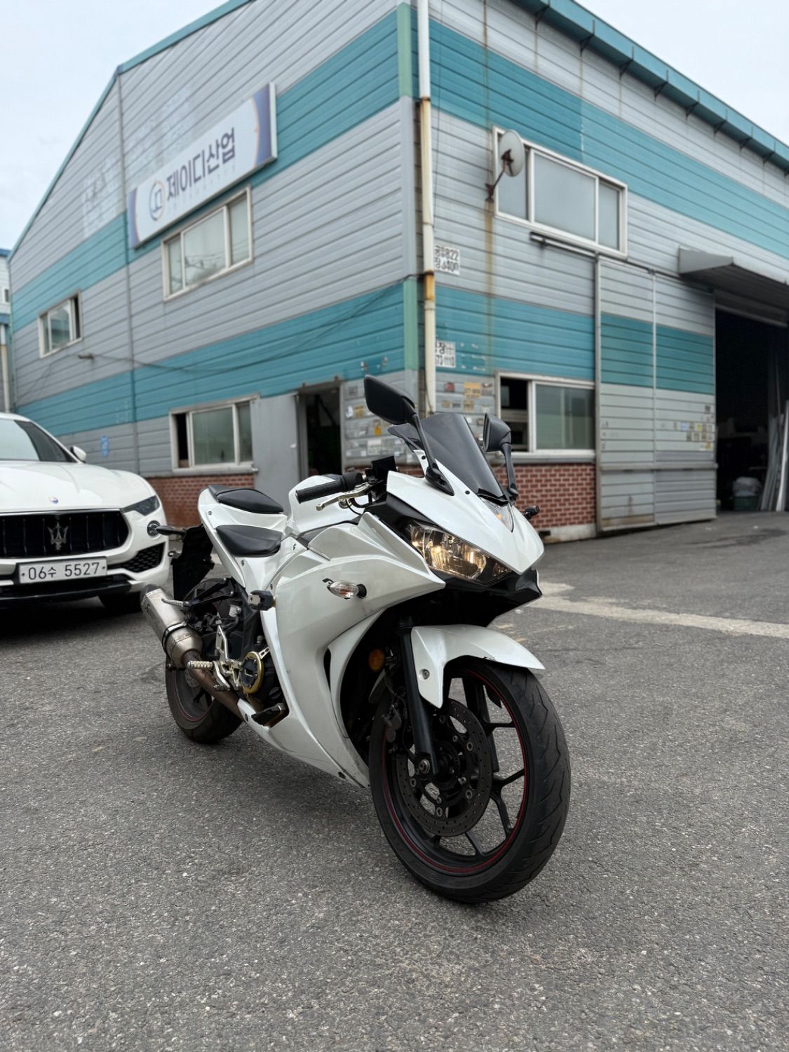 야마하 YZF R3 thumb 2