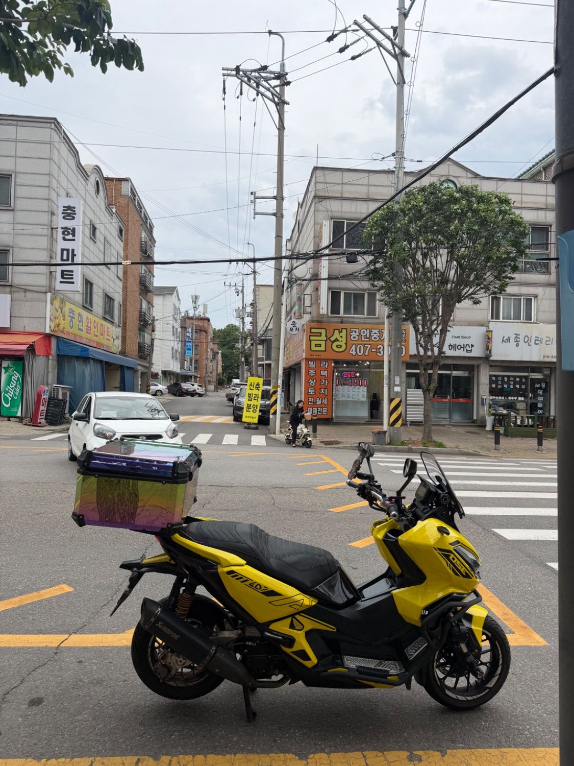 혼다 ADV 350 more