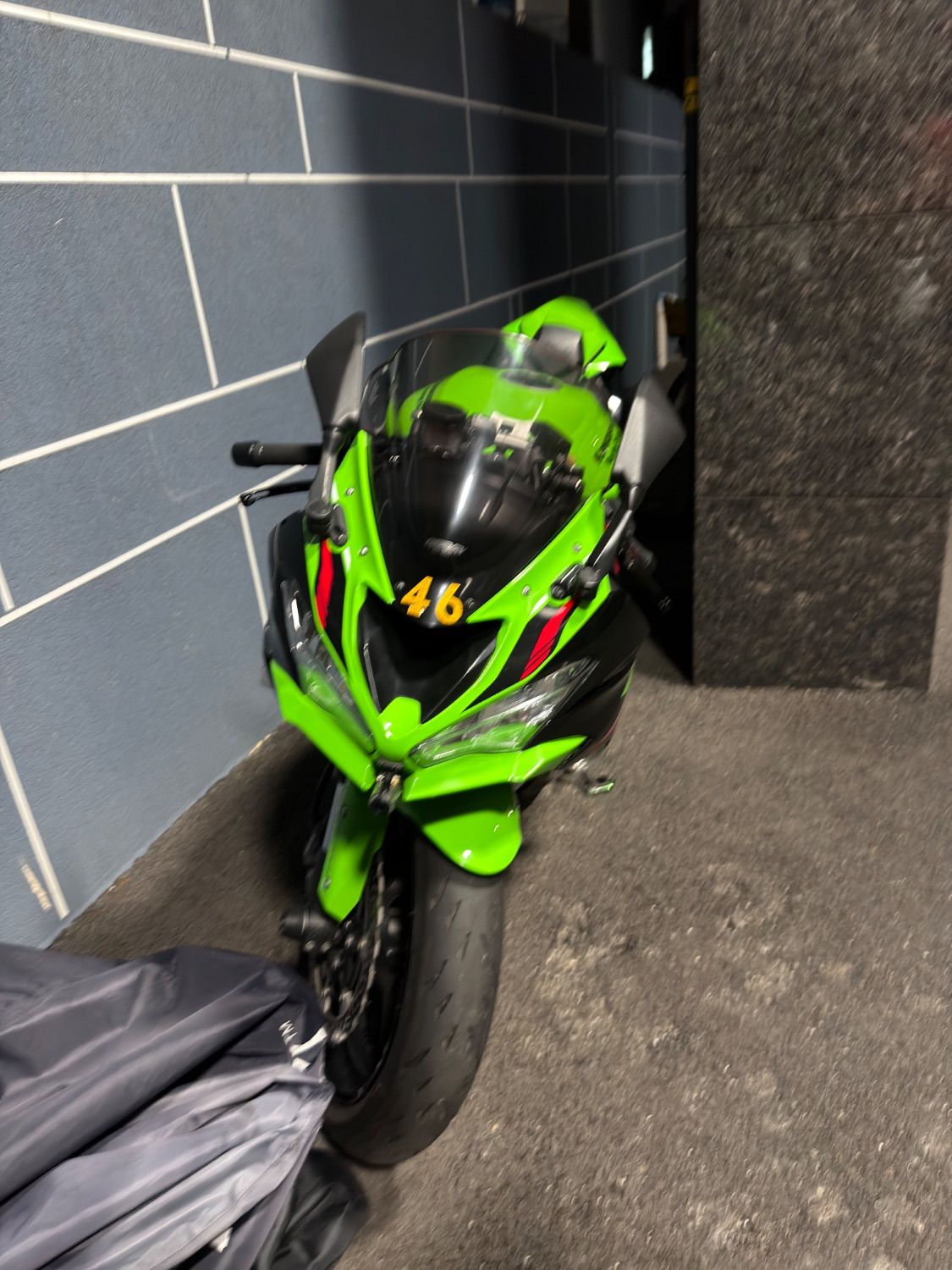 가와사키 닌자 ZX-6R main
