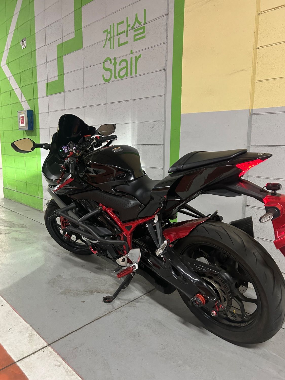 야마하 YZF R3 thumb 2