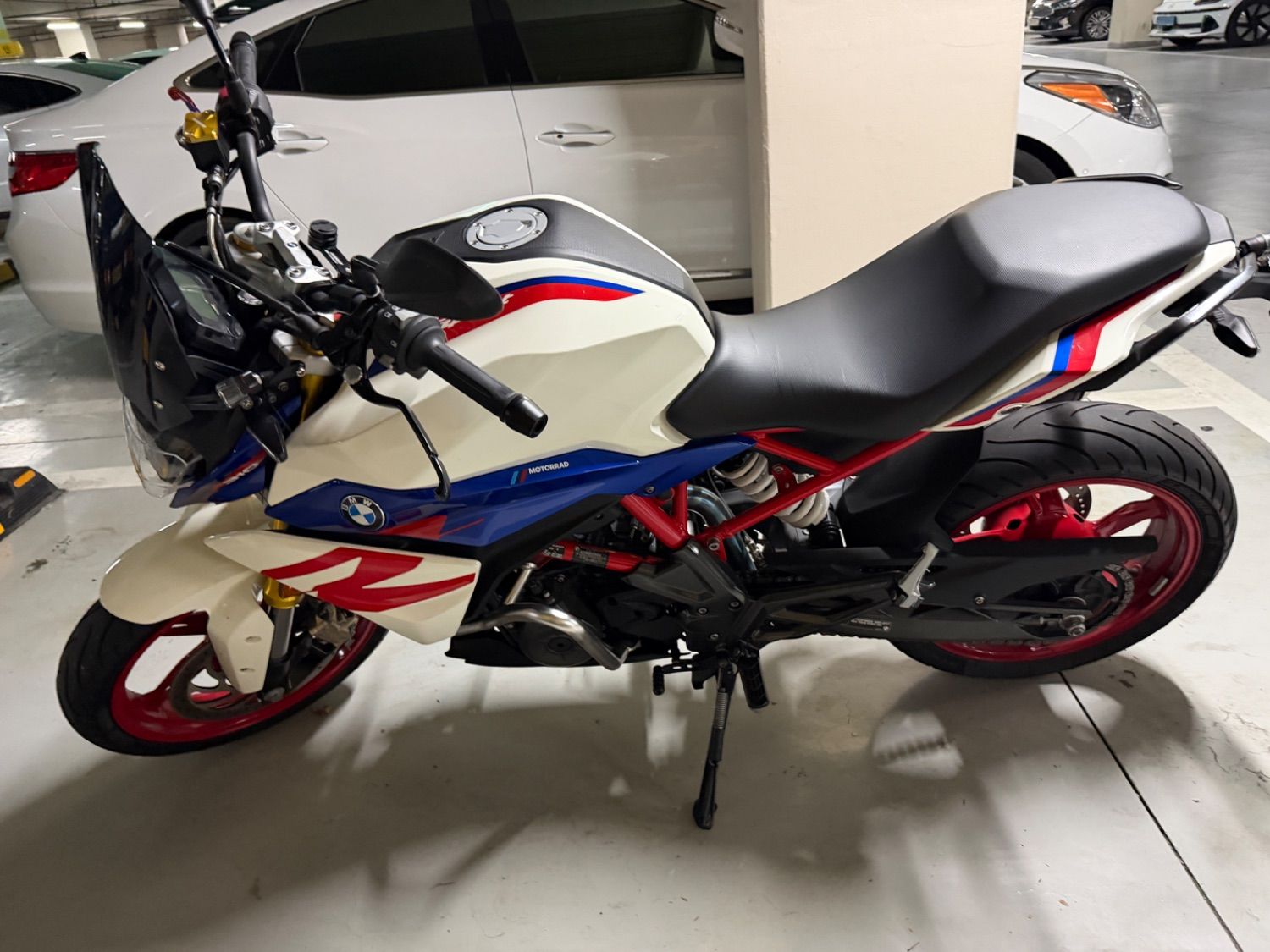 BMW G 310 R main