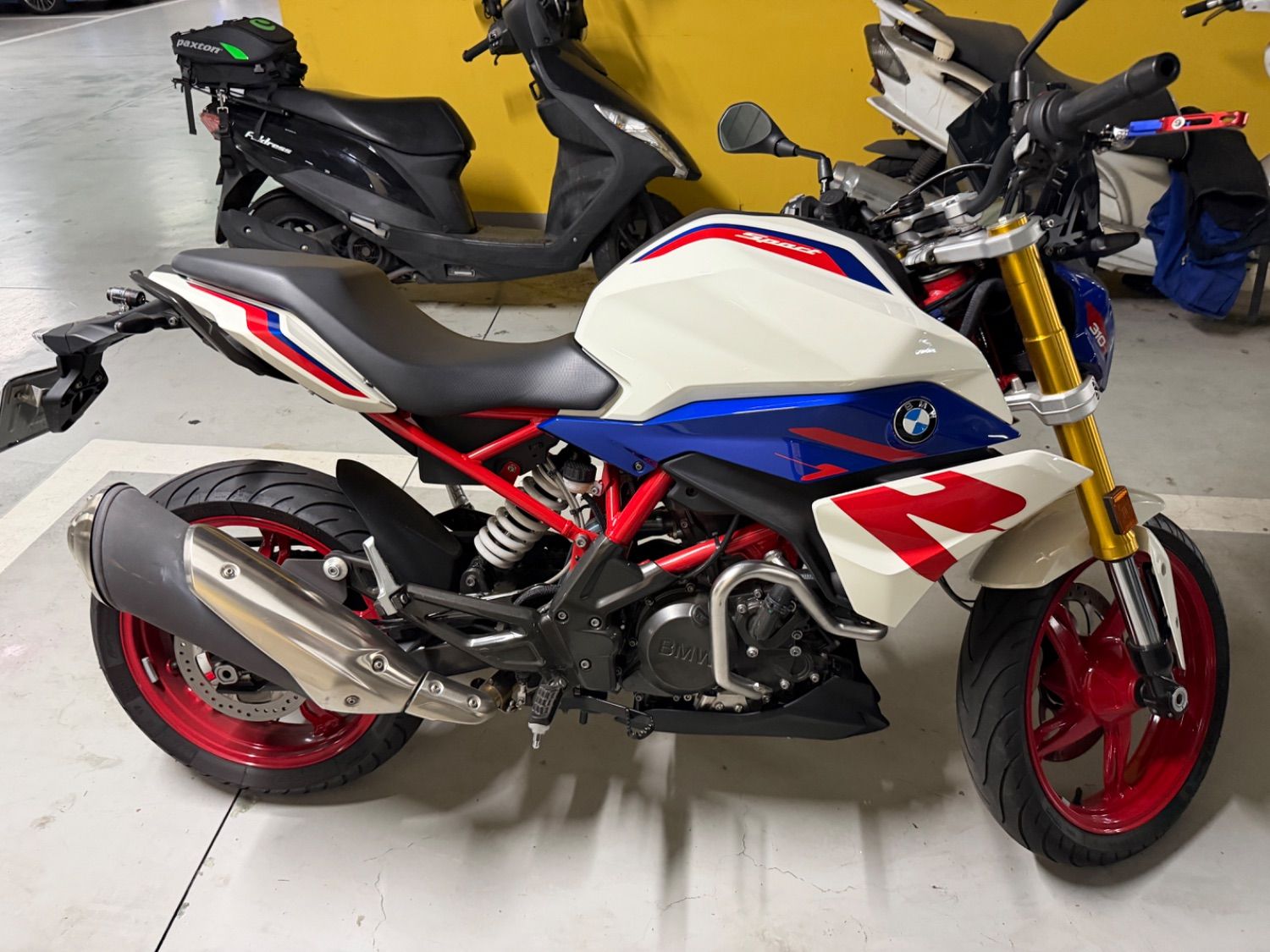 BMW G 310 R thumb 2