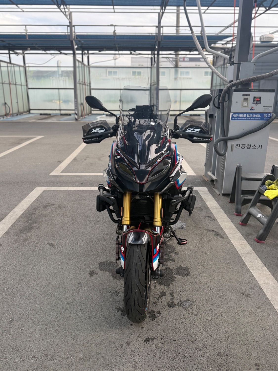 BMW F 900 XR more