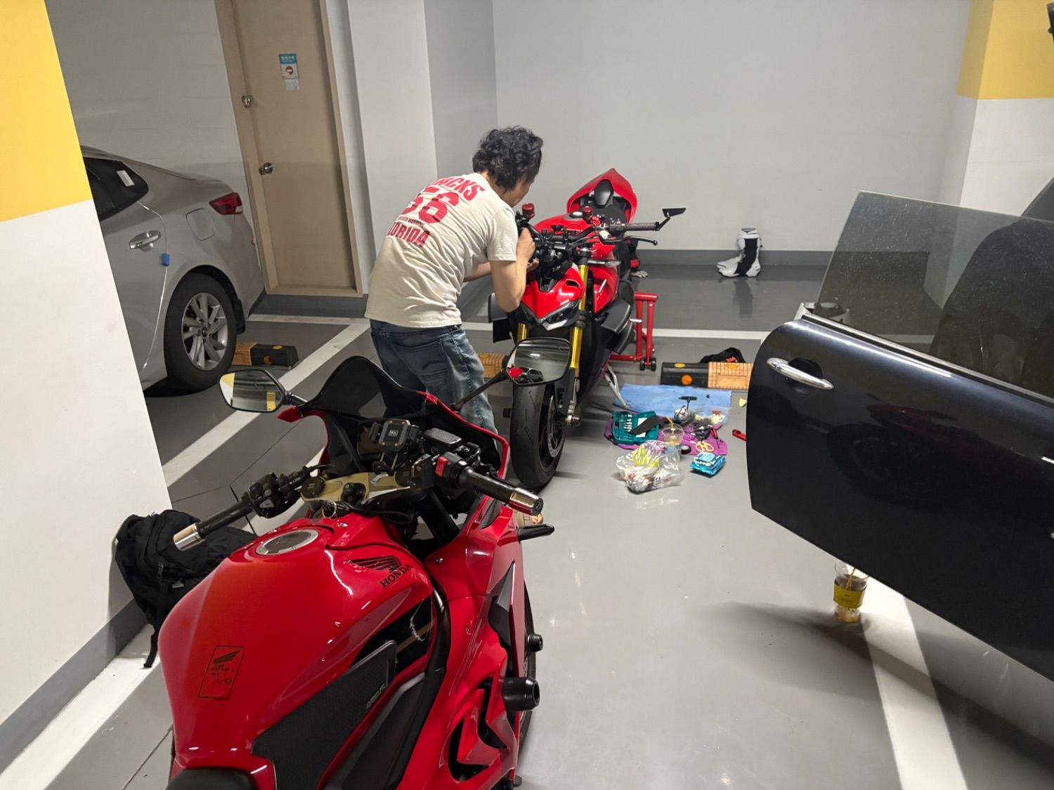 혼다 CBR 650 R MT thumb 2