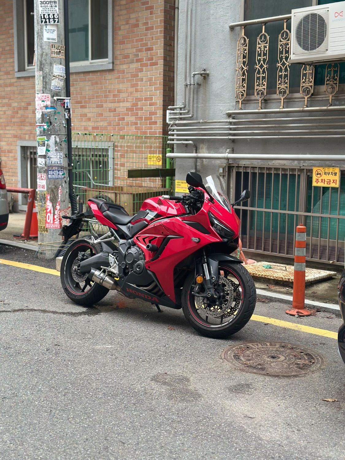 혼다 CBR 650 R MT main