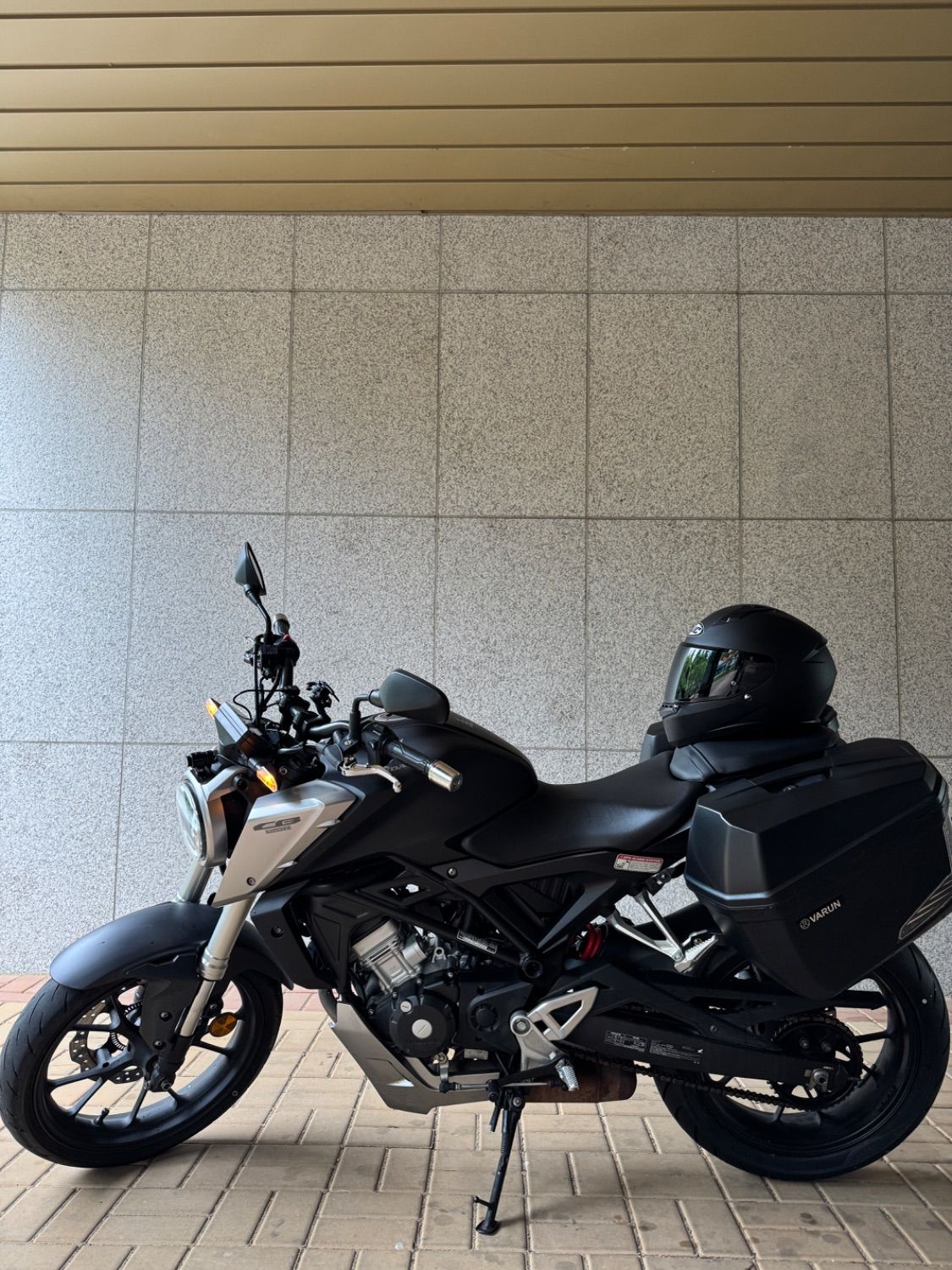 혼다 CB 125 R main