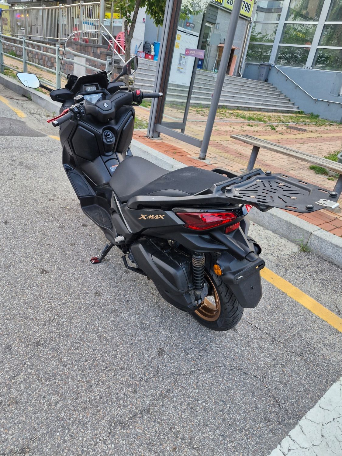 야마하 XMAX 300 ABS more