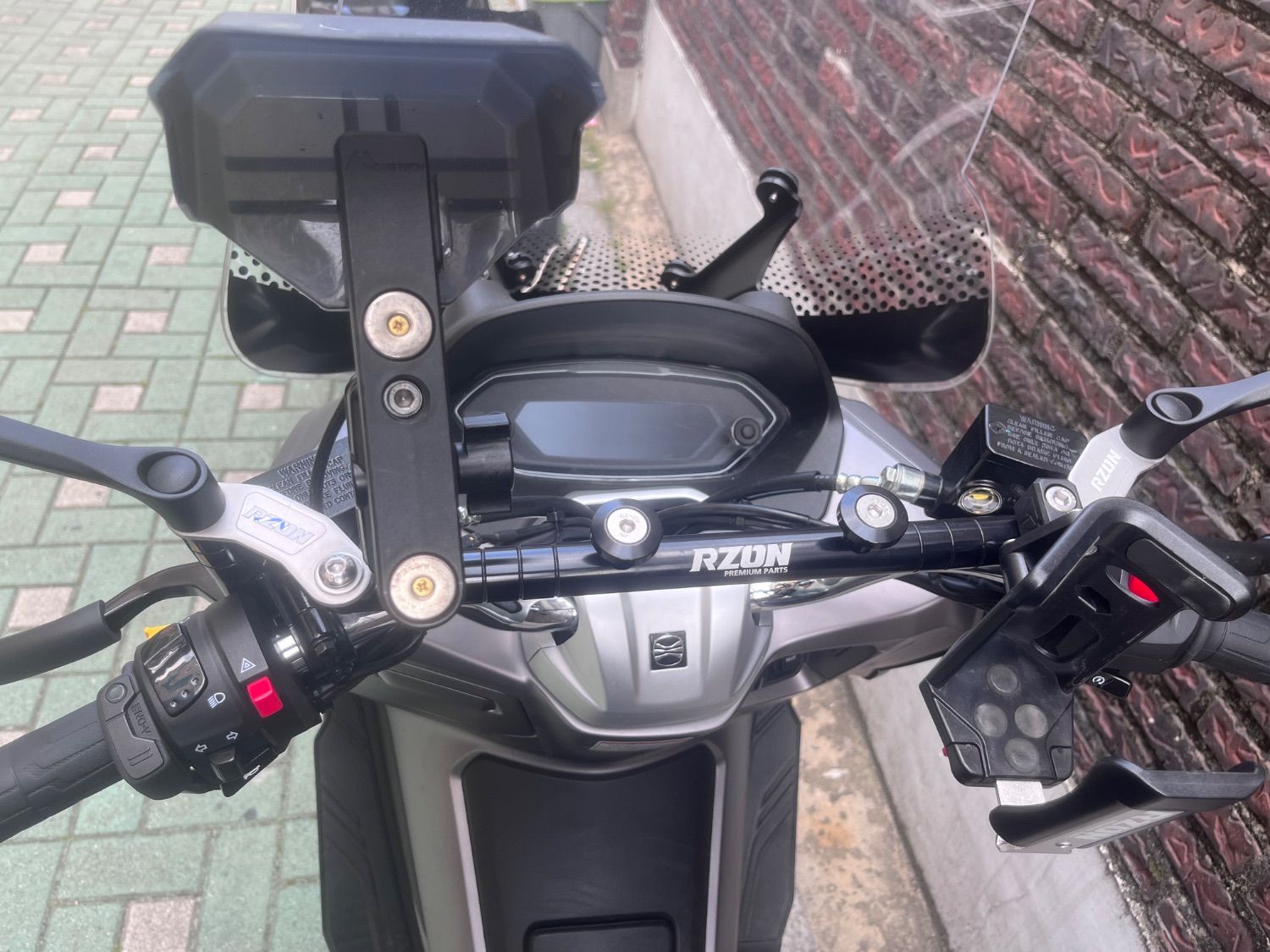 디앤에이모터스 UHR 125 more