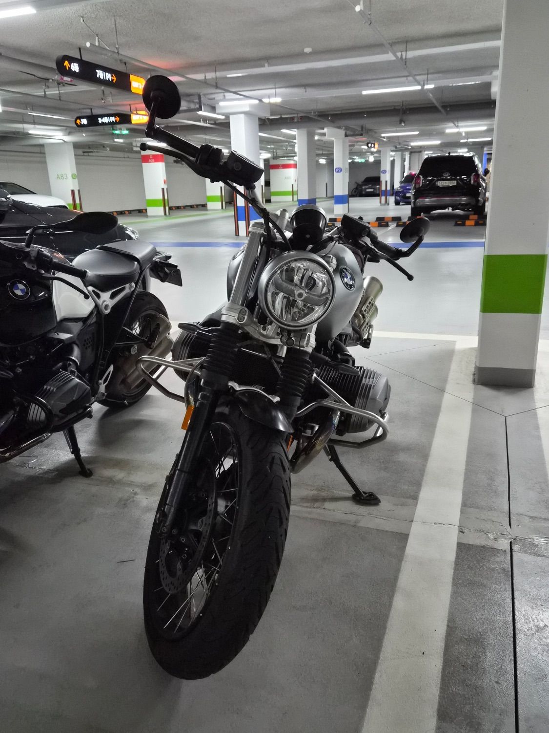 BMW R nine T 스크램블러 thumb 2