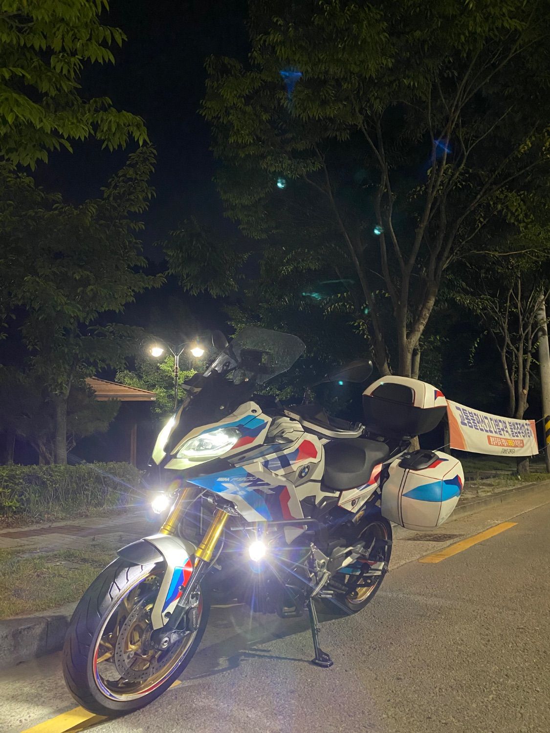 BMW F 900 XR thumb 2