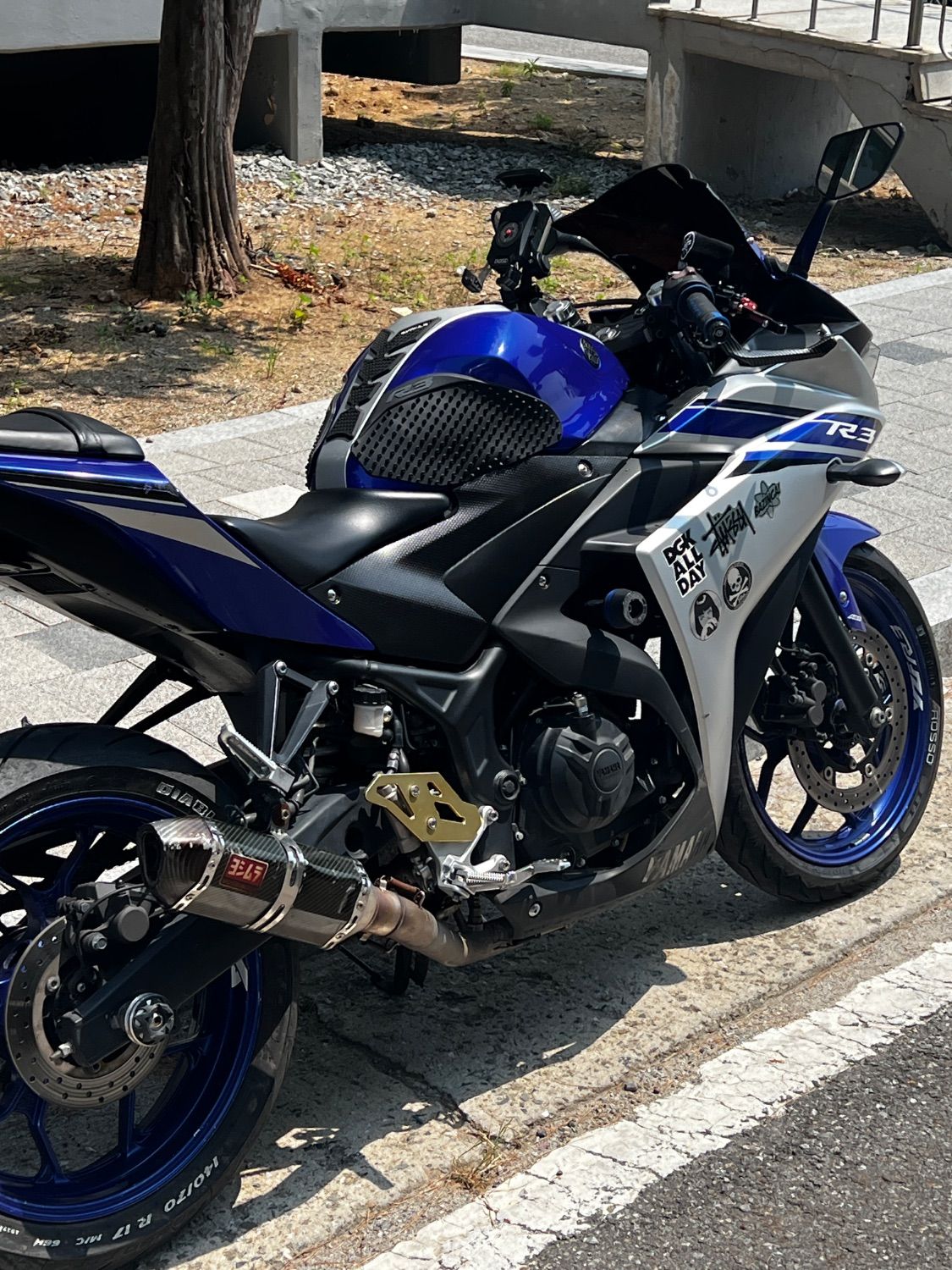 야마하 YZF R3 thumb 2